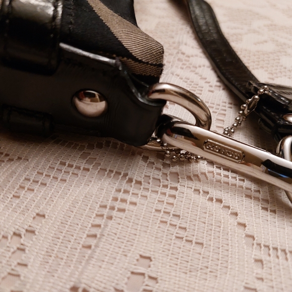 Genuine COACH purse - Picture 2 of 3